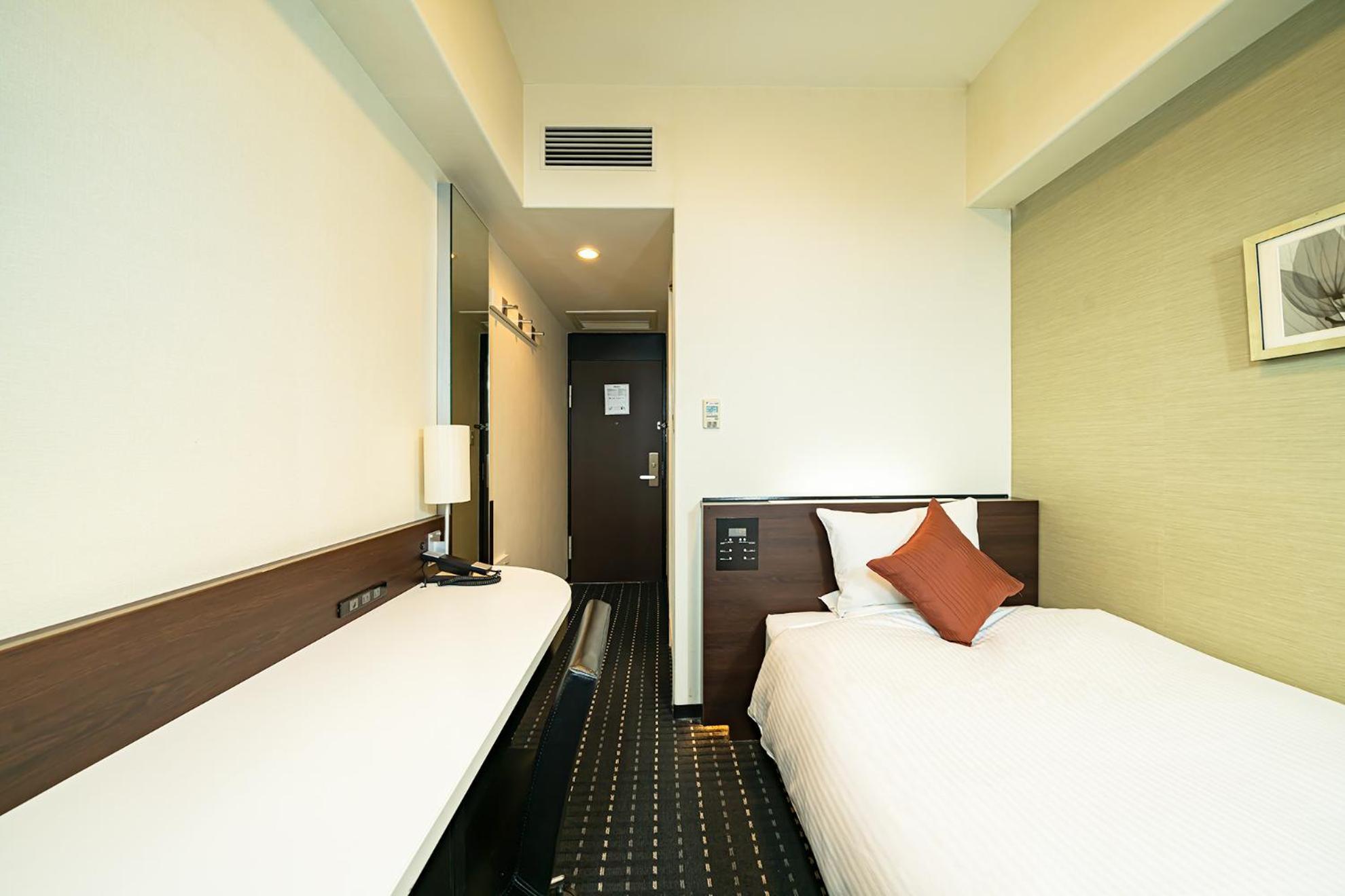Kanda Station Hotel, Tokyo